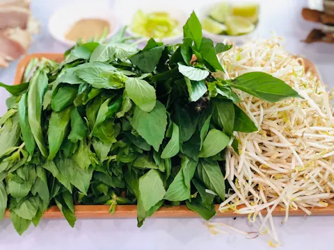 Fresh Herbs & Vietnamese Garnishes