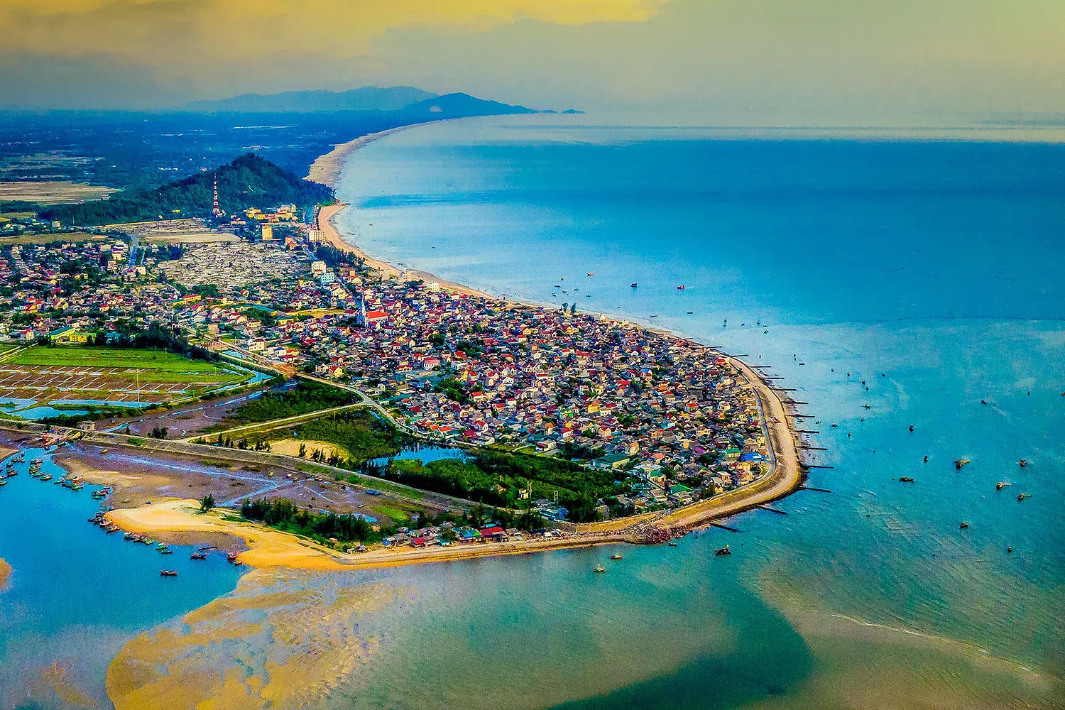 Ha Tinh in Frames – Coastal Beauty, Nature & Heritage