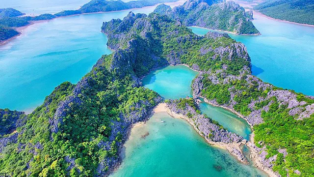 Thanh Hoa in Frames – Beaches, Mountains & Cultural Heritage