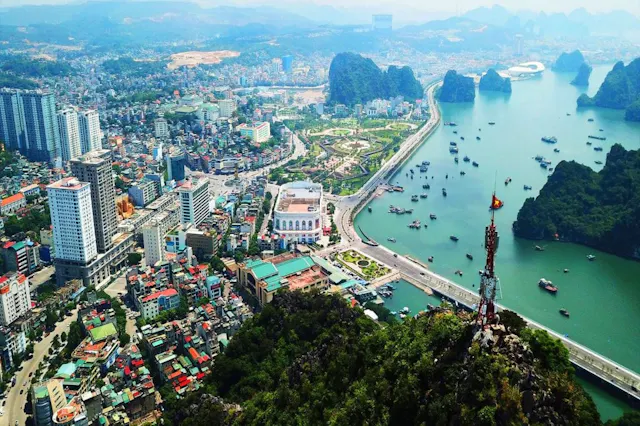 Quang Ninh in Frames – Islands, Bays & Coastal Wonders