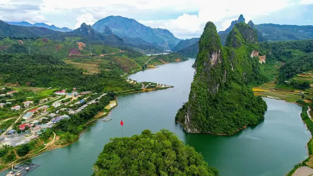 Lai Chau in Frames – Remote Peaks, Cloud Valleys & Untouched Wilderness