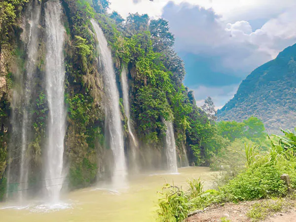 Thai Nguyen in Frames – Tea Hills, Lakes & Cultural Landscapes