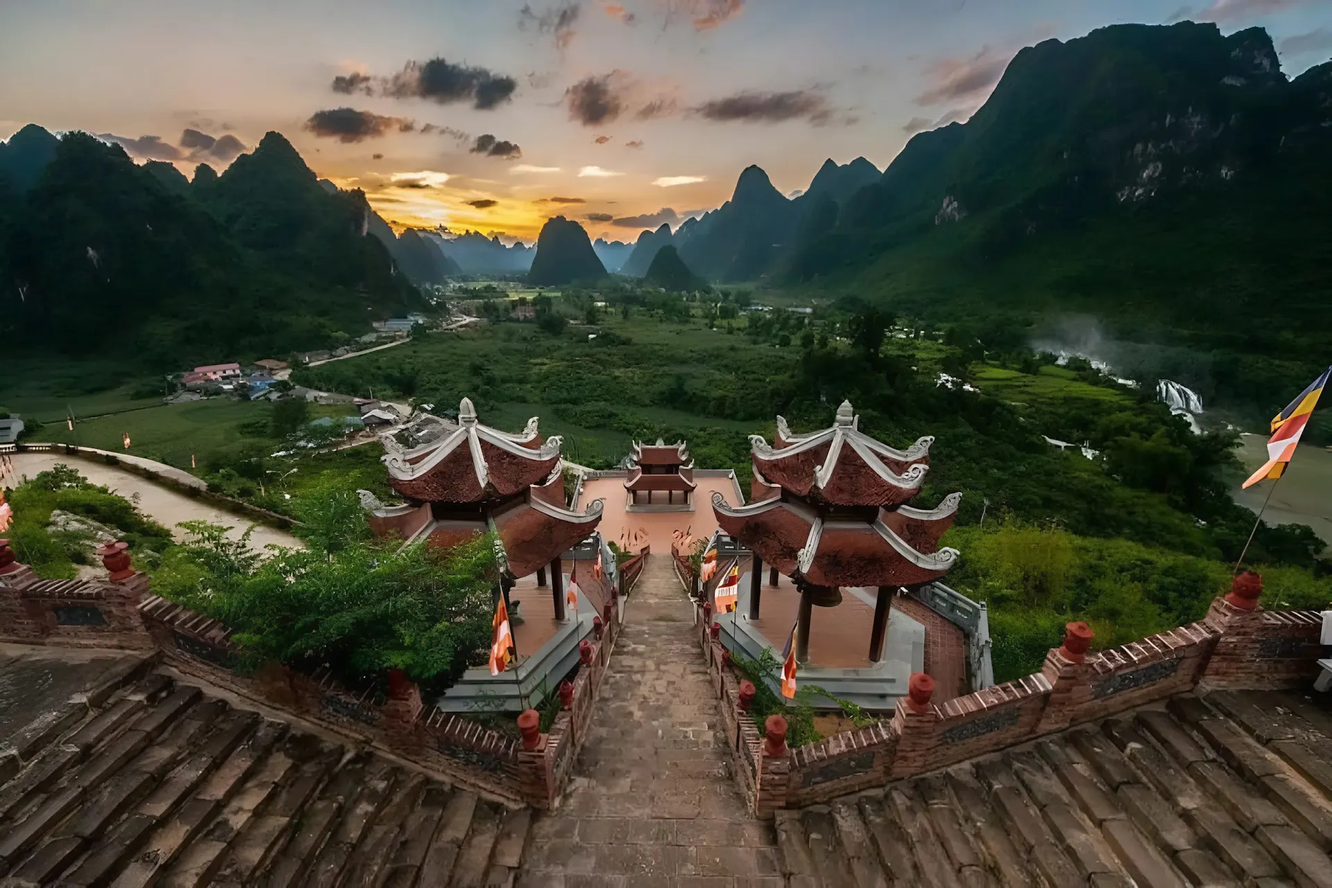 Cao Bang Travel Guide