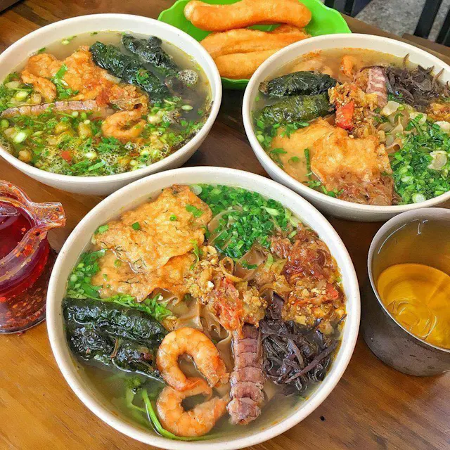 Banh Da Cua – The Signature Crab Noodle Soup of Hai Phong