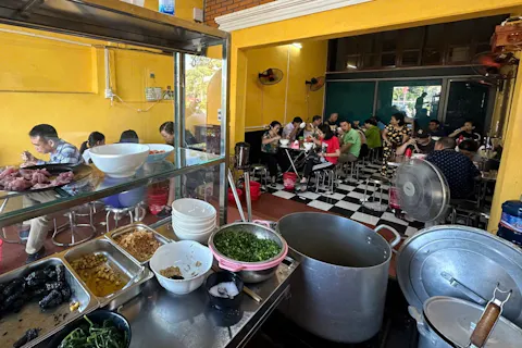 Banh Da Cua Hai Phong Street Food Shops