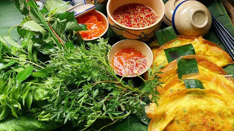 Fresh Herbs & Dipping Sauce
