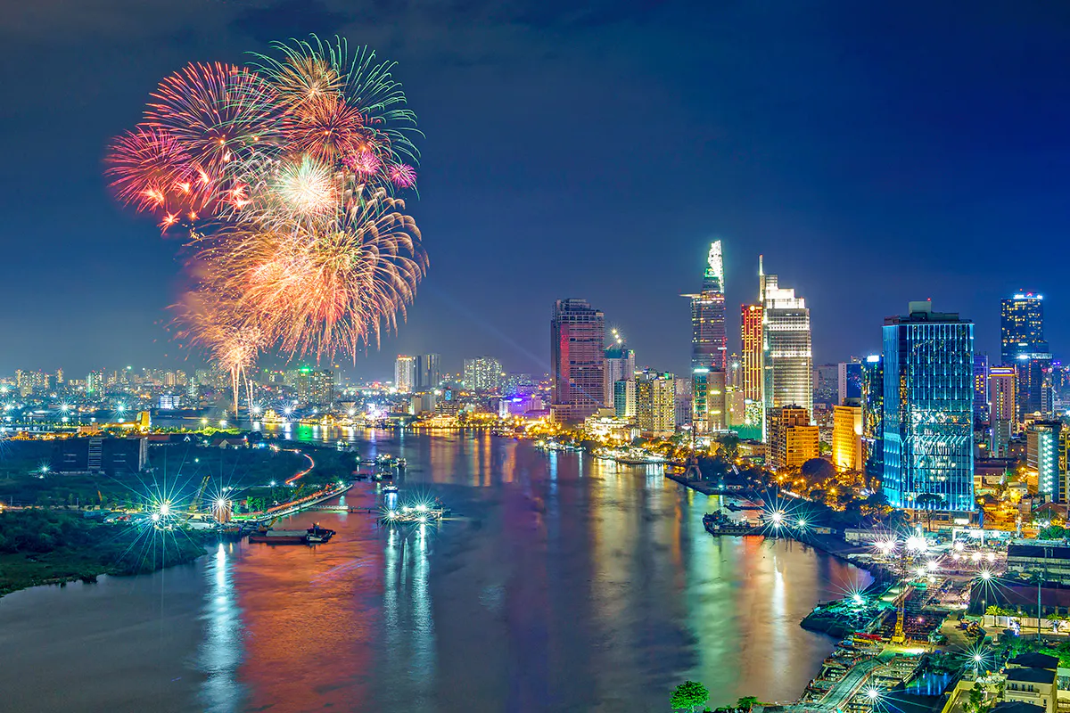 Ho Chi Minh City in Frames – Urban Energy, Heritage & Local Life