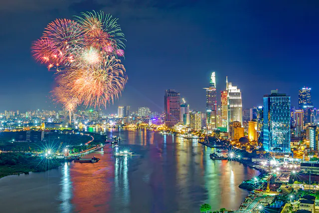 Ho Chi Minh City in Frames – Urban Energy, Heritage & Local Life
