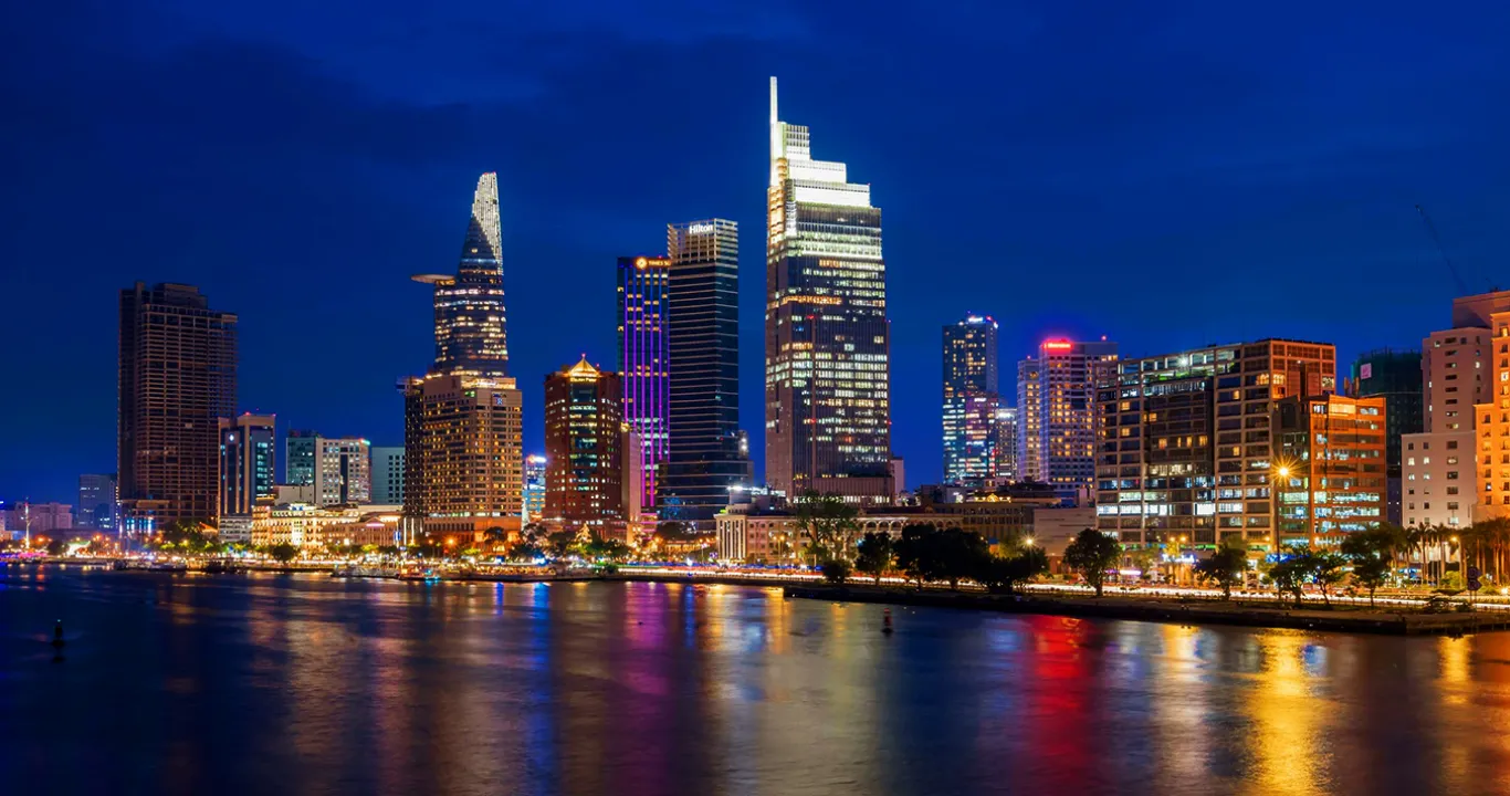 Ho Chi Minh City in Frames – Urban Energy, Heritage & Local Life