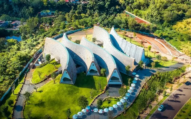Dak Lak in Frames – Coffee Highlands, Forests & Cultural Heritage
