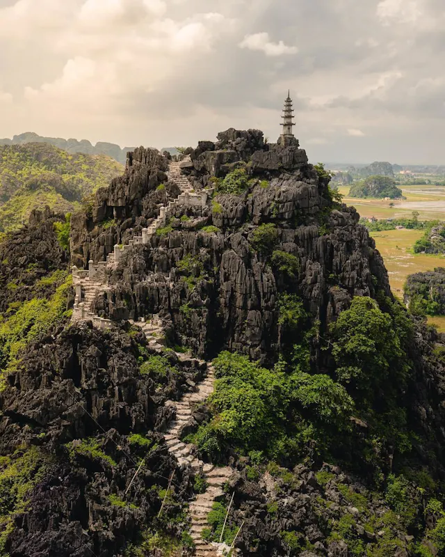 Mua Cave in Frames – Stunning Views Over Ninh Binh’s Limestone Valley