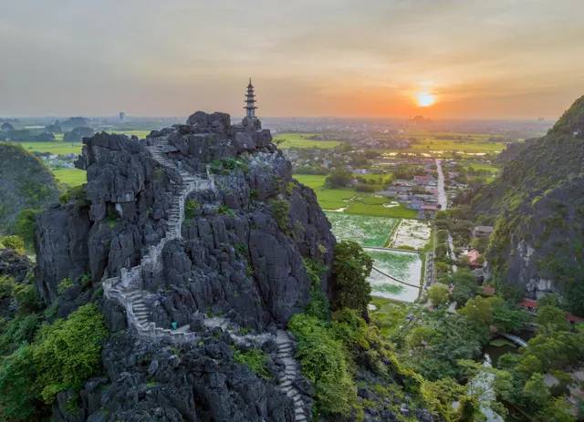 Mua Cave in Frames – Stunning Views Over Ninh Binh’s Limestone Valley