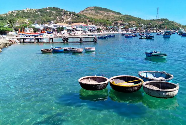 Binh Hung Island in Frames – Crystal Waters, Beaches & Coastal Beauty
