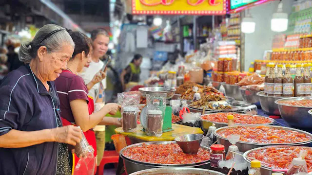 Discover Dong Ba Market – Hue's Historic Shopping & Culinary Landmark