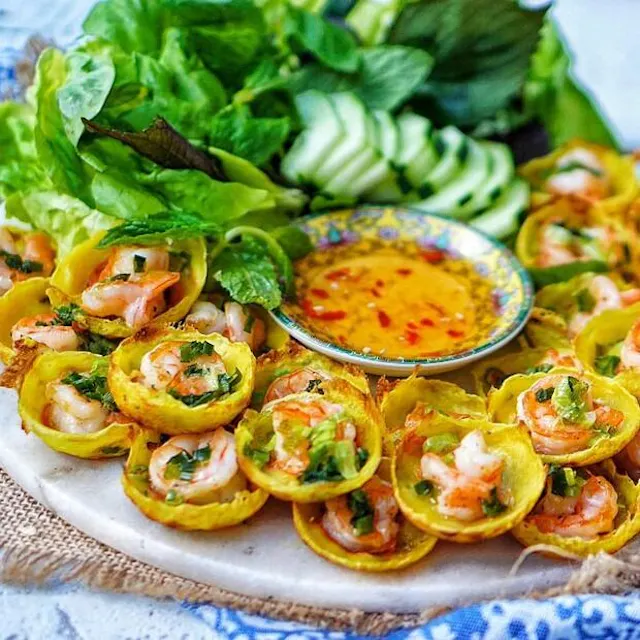 About Banh Khot