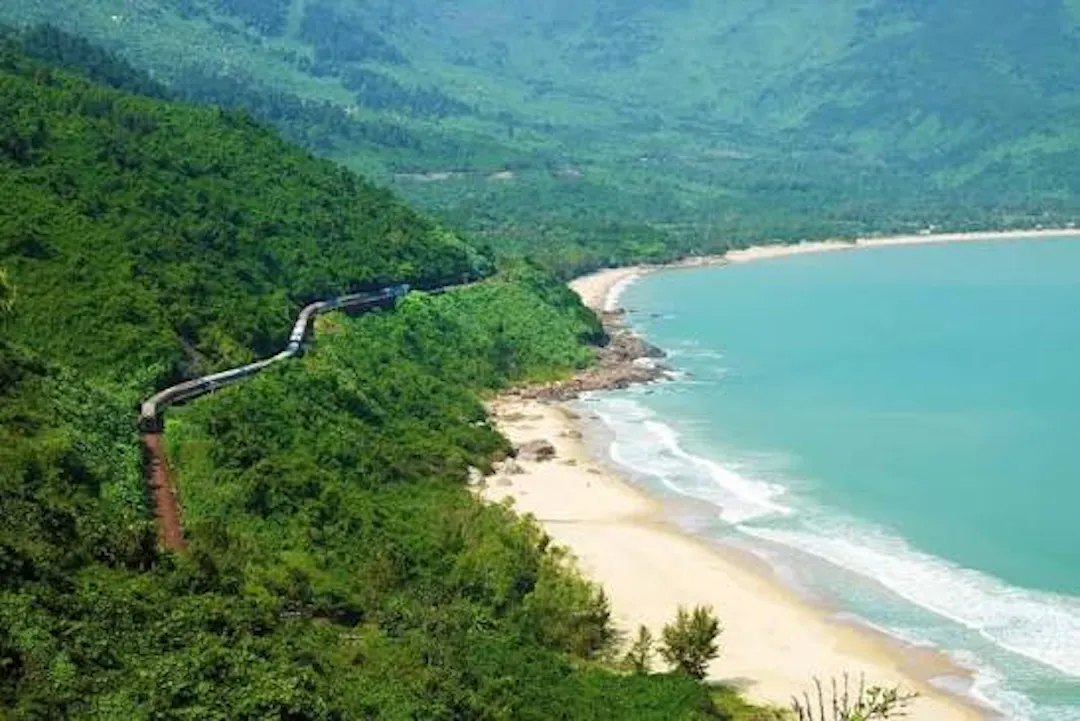 Lang Co: A Quiet Coastal Stop Between Hue and Da Nang