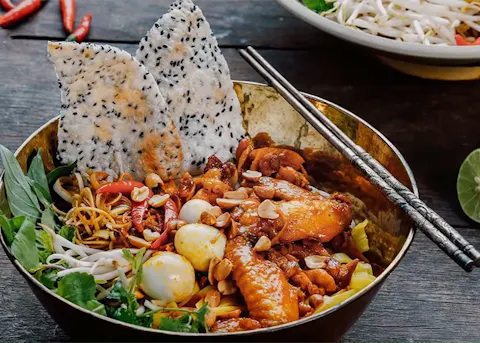 Shrimp, Pork & Flavorful Broth