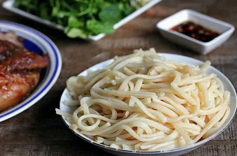 Traditional Cao Lầu Noodles