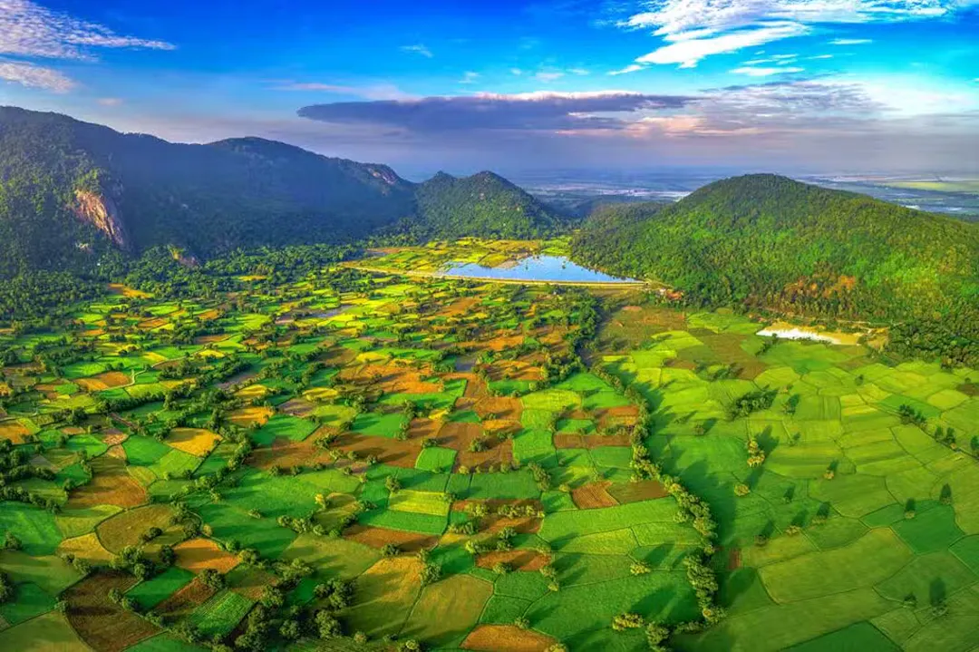 Ta Pa Rice Fields & Ta Pa Hill