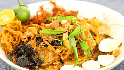 Bánh Tráng Trộn: Vietnam's Rice Paper Salad