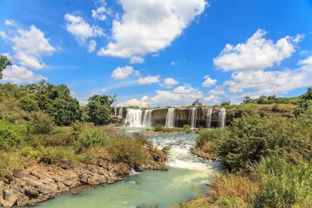 Yok Don National Park in Frames – Wild Forests, Safari Nature & Central Highlands Life