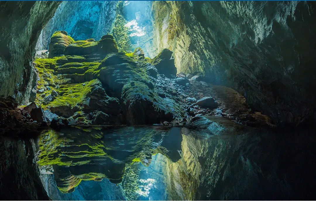The Eternal River of the Abyssal Depths