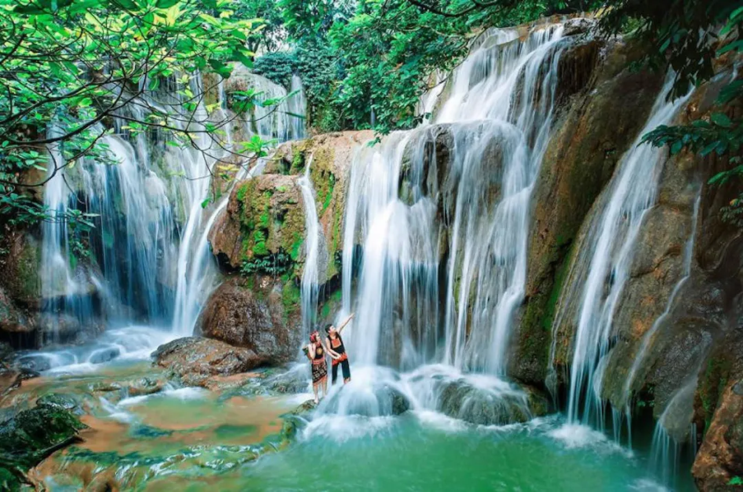 Dai Yem Waterfall, Moc Chau