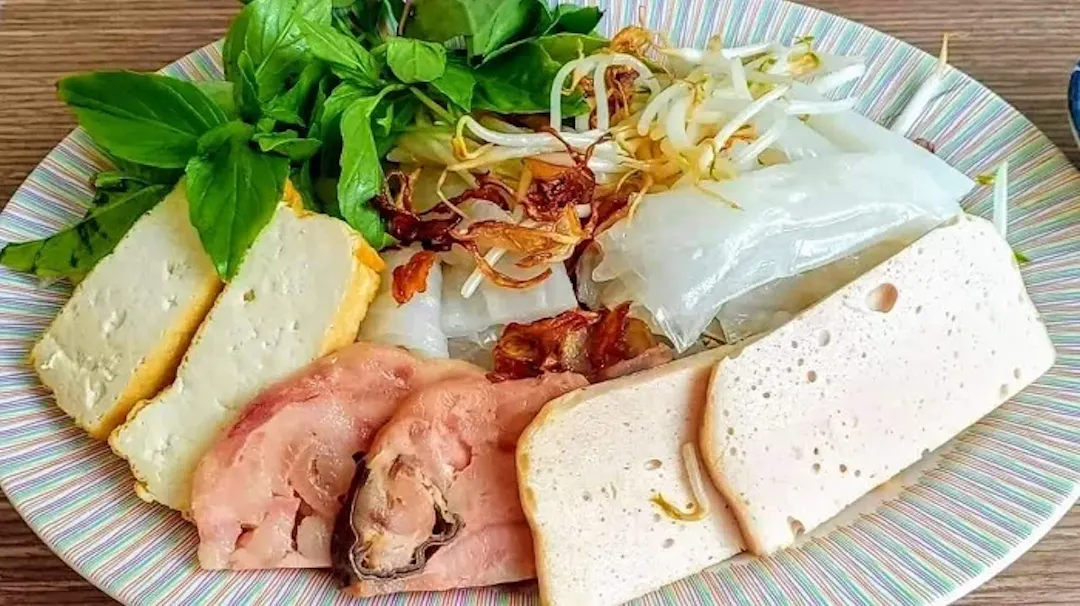 What Is Banh Uot?