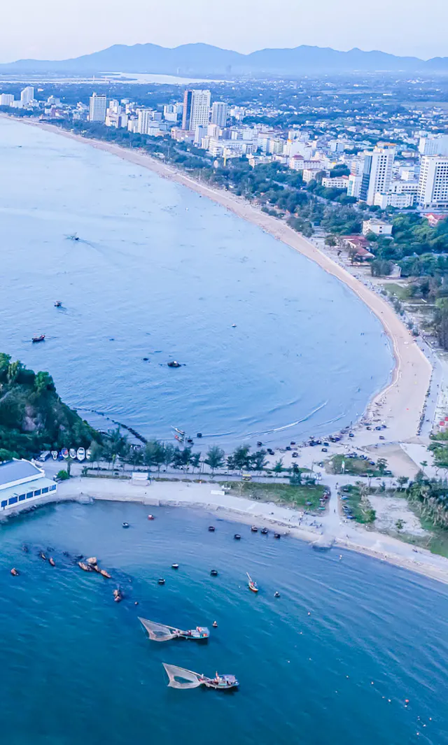 Cua Lo Beach in Frames – Sandy Shores, Ocean Views & Coastal Life