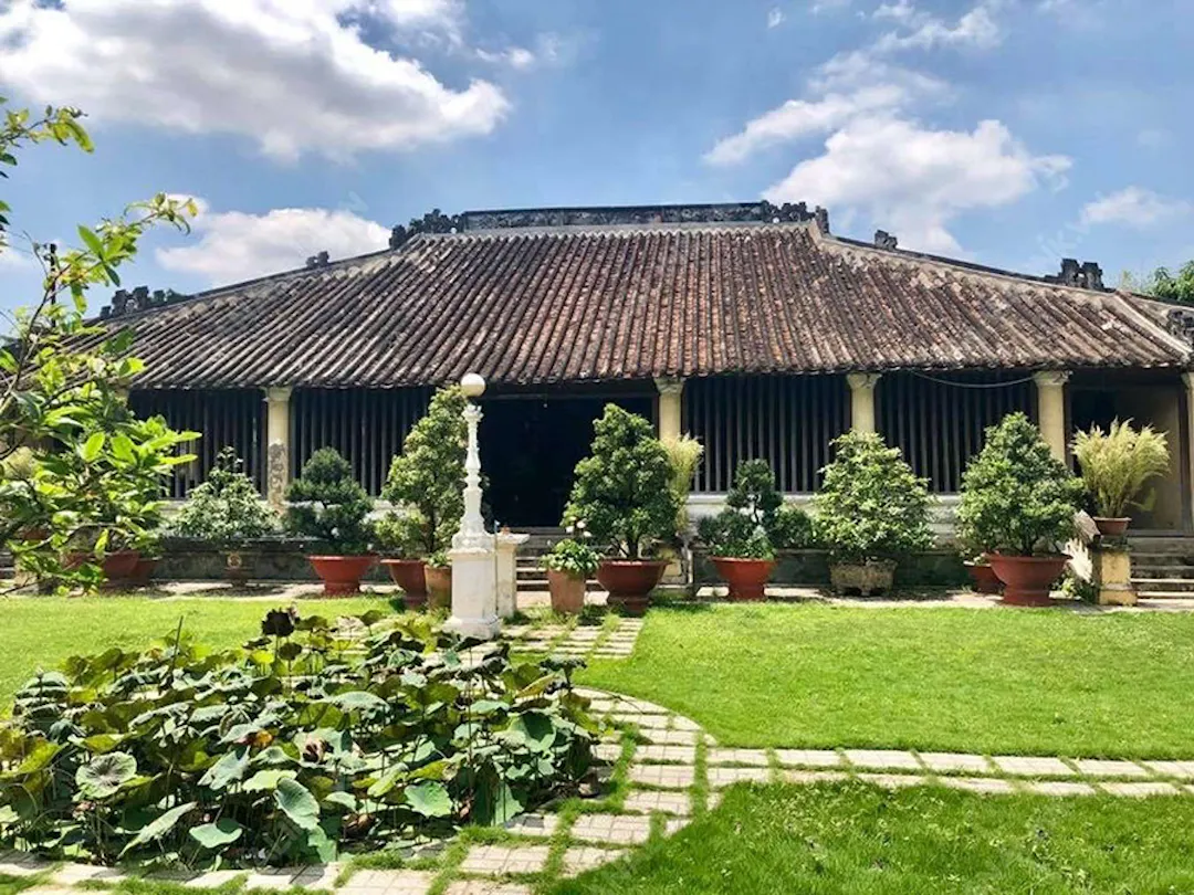 Ancient Houses (Nhà cổ)