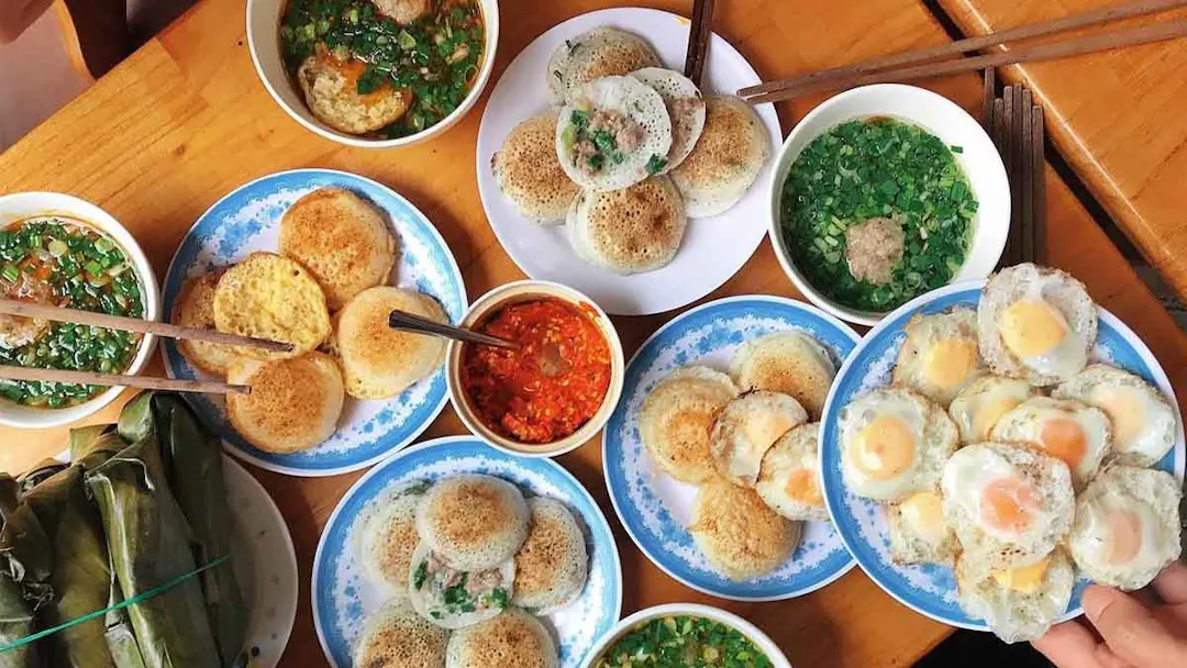 What Is Bánh Căn?