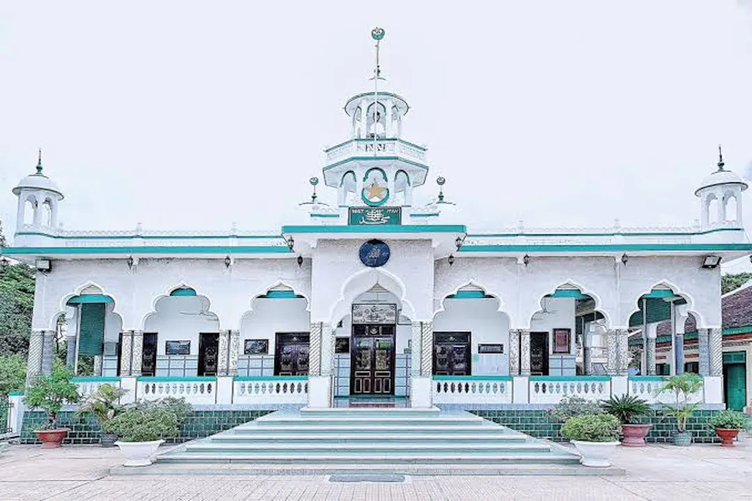 The Islamic Cham Villages of Chau Phong