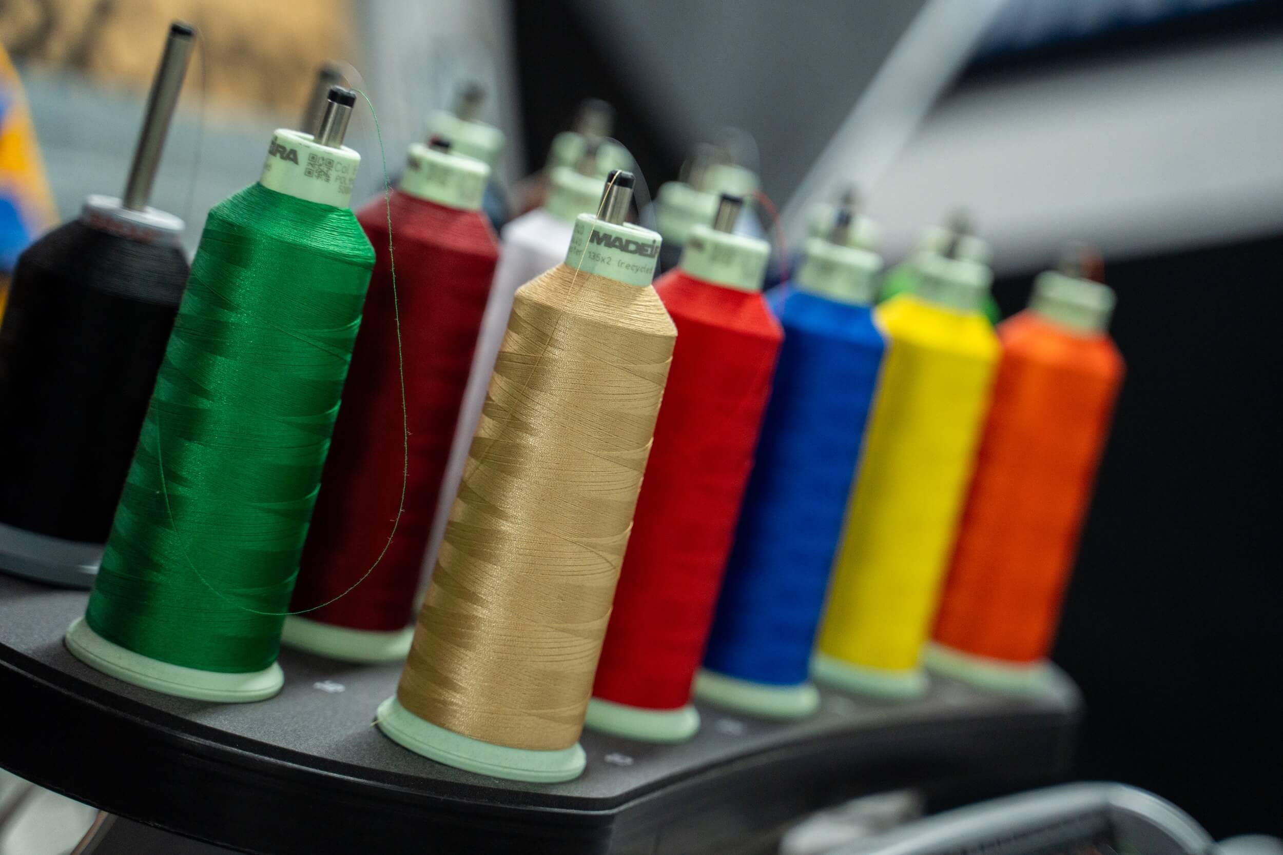 Stickmaschine bei Grafik-Idee in Frankfurt