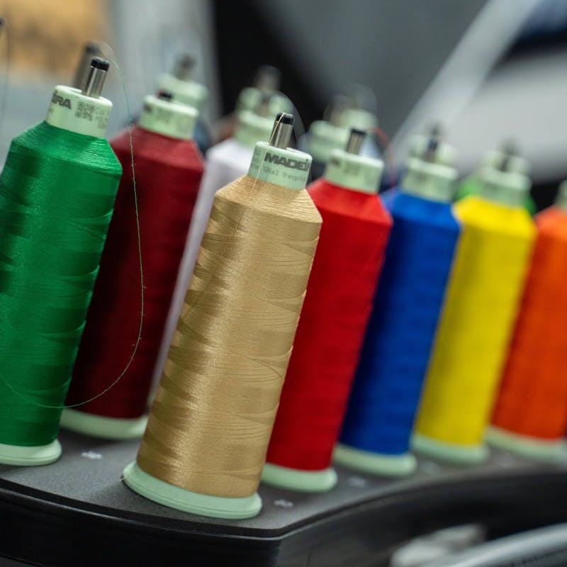 Stickmaschine bei Grafik-Idee in Frankfurt