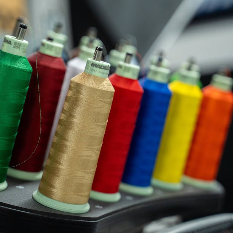 Stickmaschine bei Grafik-Idee in Frankfurt