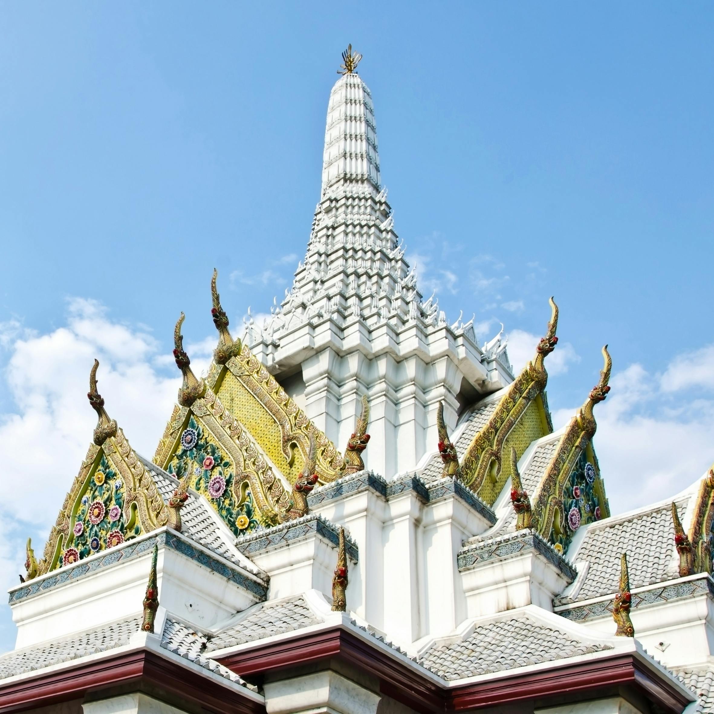 Photo of amazing white Nonthaburi City Pillar Shrine