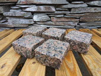 Rose 100x100x50 | Blasted Top