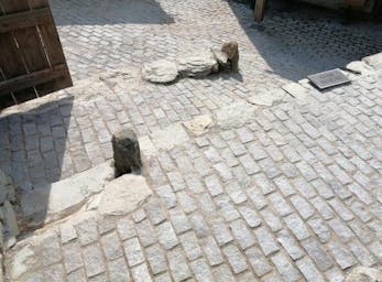 Granite Sett Courtyard