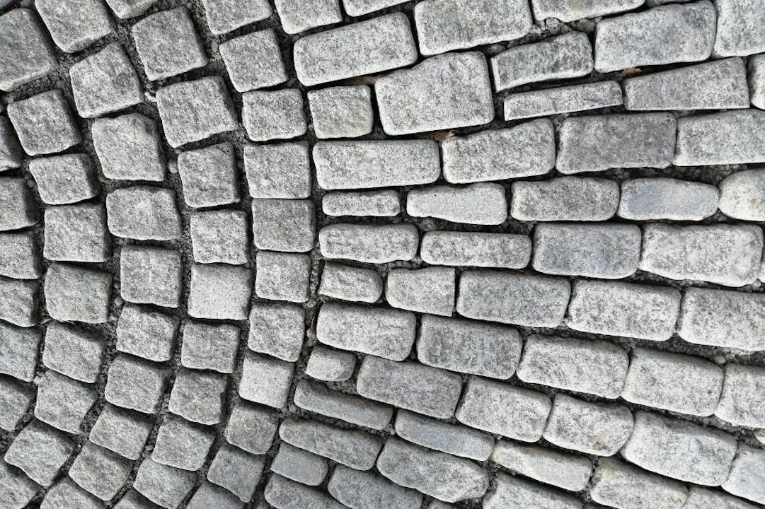 Granite Setts laid in a circular pattern
