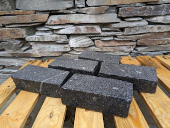 Black 200x100x50 | Blasted Top | Split Sides and Bottom
