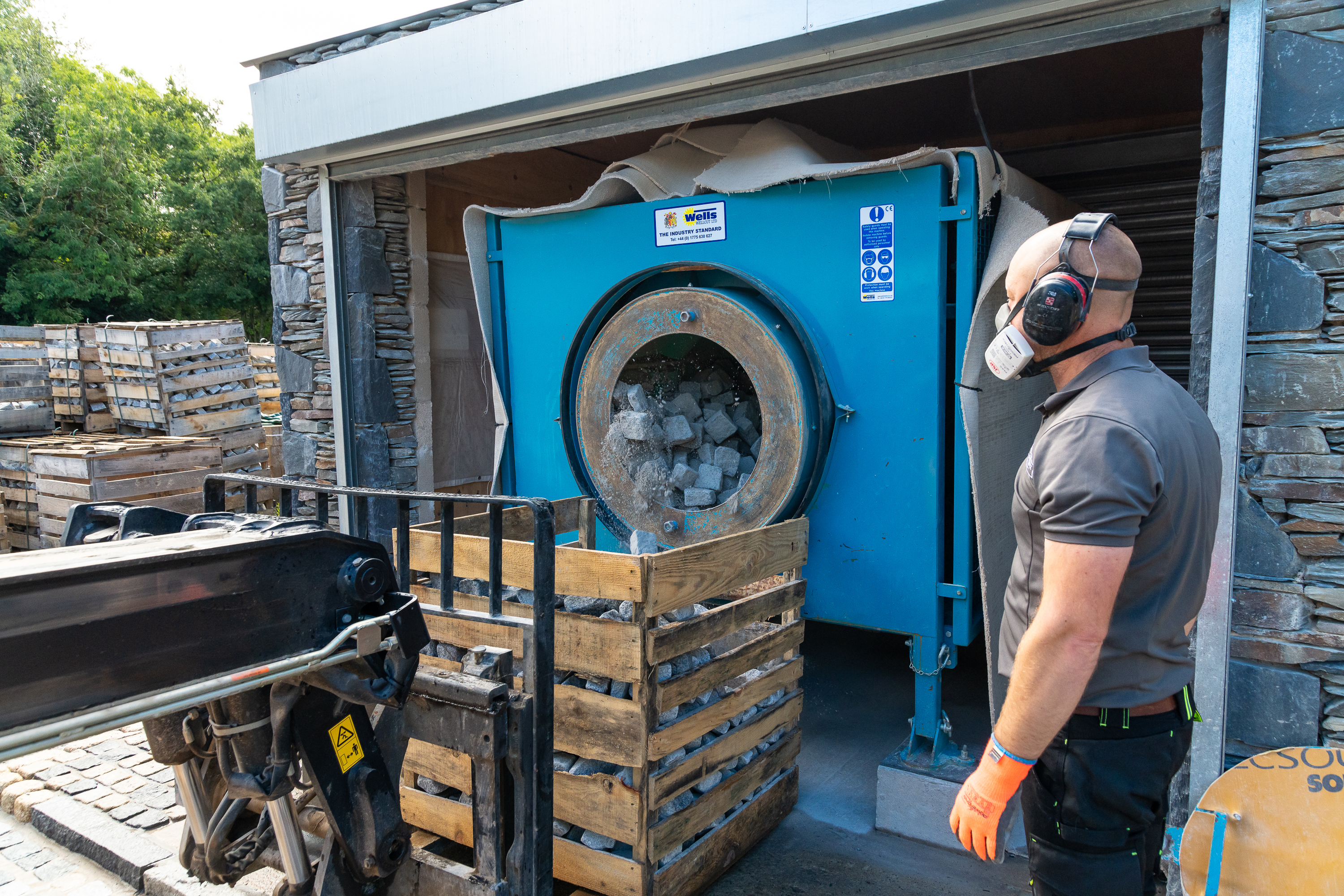 Tumbling Granite Setts