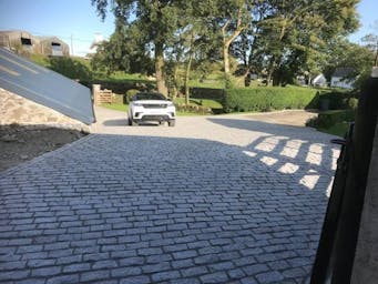 Light Grey Granite Sett Driveway