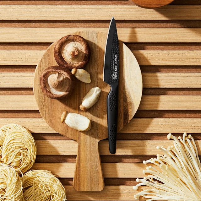 Baccarat iD3 BLACK SAMURAI Utility Knife on board with mushrooms