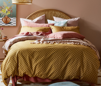 Bed with quilt cover