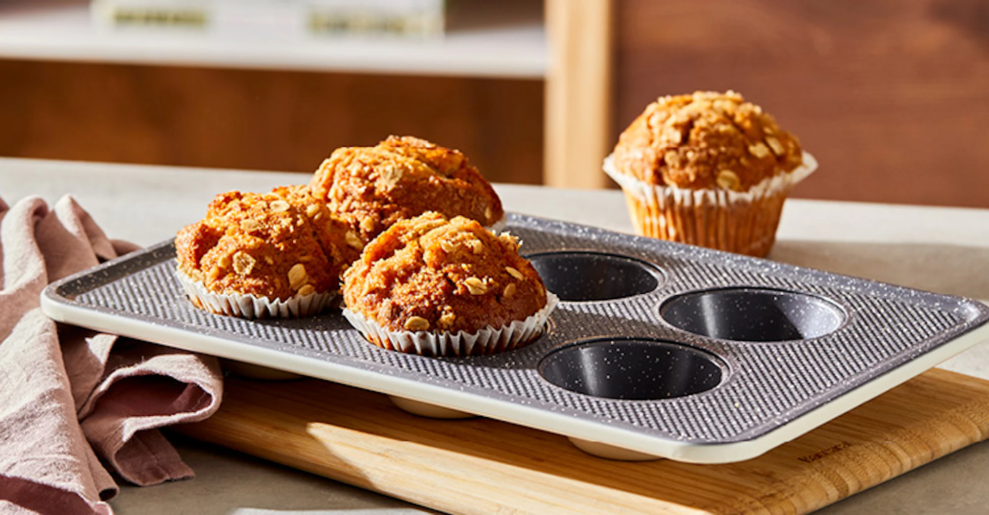 high-quality non-stick pans, bakeware, and kitchenware.