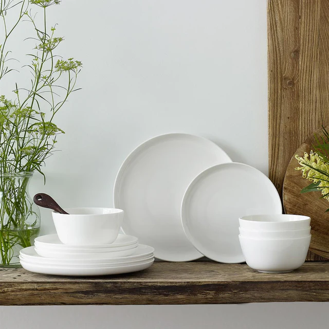 DINNERWARE SET