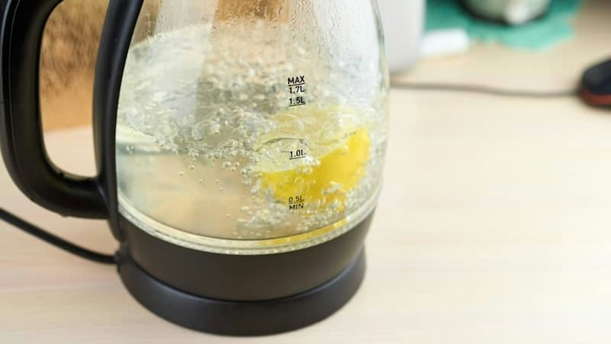 cleaning a glass kettle with lemon - how to clean a kettle - House blog