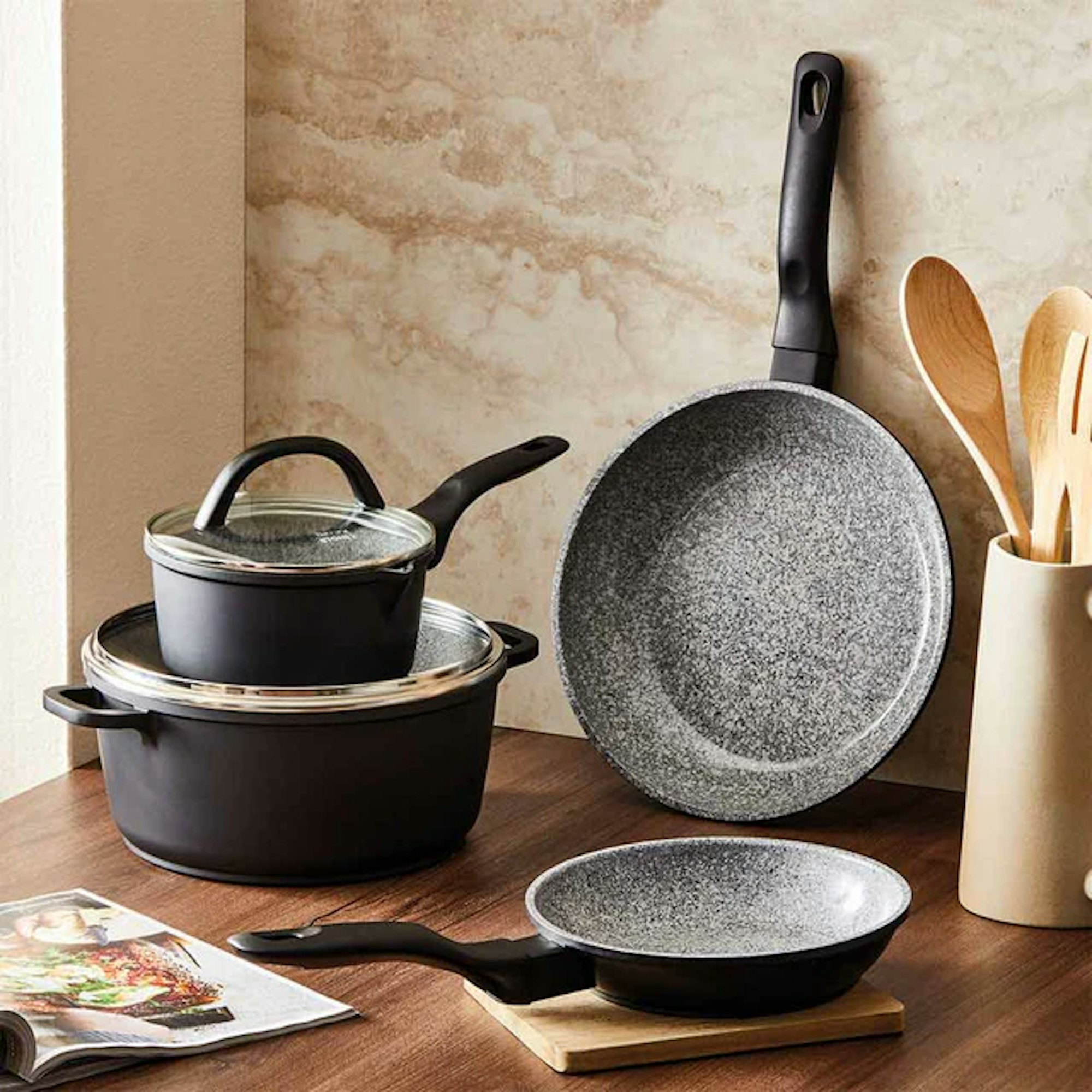 Ceramic cookware set