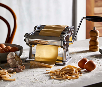 Baccarat Pasta making machine
