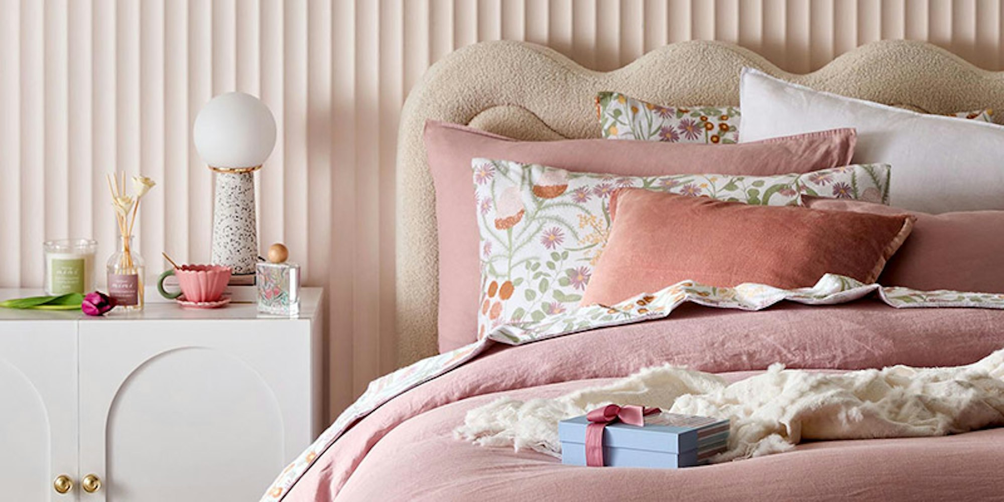 Gift ideas for her - bedding, fragrance, tea cups